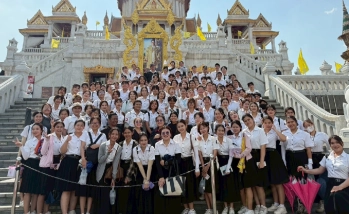 นิสิตคณะอุตสาหกรรมบริการ ลงพื้นที่จริง! เจาะลึกเส้นทางประวัติศาสตร์ "วัด-วัง" ปั้นมัคคุเทศก์มืออาชีพตอบโจทย์อุตสาหกรรมท่องเที่ยว