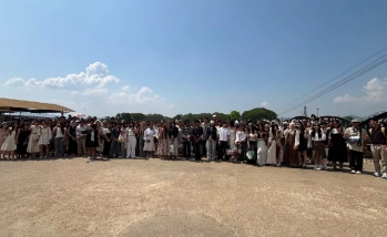 นิสิตสาขาอุตสาหกรรมการท่องเที่ยวและบริการ ภาคพิเศษ เรียนรู้เส้นทางประวัติศาสตร์ “รถไฟสายมรณะ” ในโครงการรถไฟนำเที่ยว นครปฐม–สะพานแม่น้ำแคว