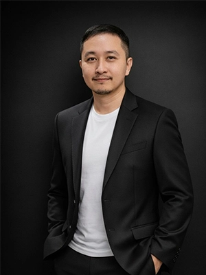 อาจารย์นิติกร ฤทธิโคตร																