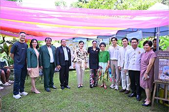 ผู้บริหาร และคณาจารย์จากหลักสูตรปรัชญาดุษฎีบัณฑิตและศิลปศาสตรมหาบัณฑิต สาขาวิชานวัตกรรมบริการและการสื่อสารระหว่างวัฒนธรรม เข้าร่วมงาน 