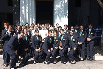 นิสิตชั้นปีที่ 2 หลักสูตรศิลปศาสตรบัณฑิต สาขาวิชาอุตสาหกรรมการท่องเที่ยวและบริการ เข้าร่วมกิจกรรมการเรียนรู้จากห้องเรียนสู่สถานที่จริงอย่างมืออาชีพ ณ โรงเรียนไทยโอเอซิสสปา จังหวัดเชียงใหม่