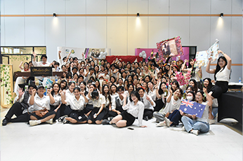 เนรมิตไร่องุ่นใจกลางเมือง! นิสิตโรงแรม ภัตตาคาร และเรือสำราญ ชั้นปีที่ 2 โชว์ทักษะ ในงาน 