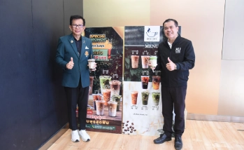 คณบดีคณะศิลปศาสตร์และวิทยาศาสตร์ ร่วมเยี่ยมชม “Say Hi Cafe”