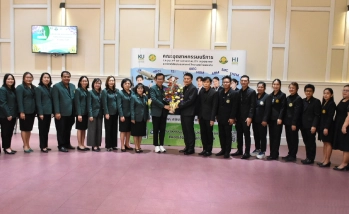 ผู้อำนวยการสำนักงานวิทยาเขตกำแพงแสนและคณะผู้อำนวยการกอง ร่วมแสดงความยินดีในโอกาส "วันคล้ายสถาปนาคณะอุตสาหกรรมบริการ ครบรอบปีที่ 4"
