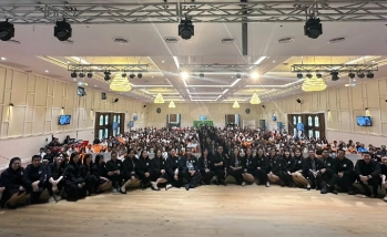 ผู้บริหารคณะอุตสาหกรรมบริการ ถ่ายภาพร่วมกับผู้ปกครอง ในงาน “ผู้บริหารพบผู้ปกครอง” ประจำปีการศึกษา 2569