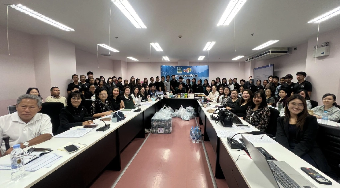คณะผู้บริหารและบุคลากร ร่วมแสดงความยินดีและรับพร เนื่องในวันคล้ายวันเกิดปฐมคณบดีคณะอุตสาหกรรมบริการ