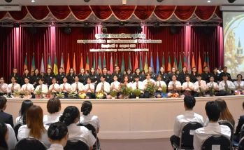 พิธีเชิญพานไหว้ครูสุดสง่างาม ผู้แทนนิสิตทั้ง 8 หลักสูตร ร่วมแสดงความเคารพแด่คณาจารย์ ในโครงการ “อุตสาหกรรมบริการบูชาครู”