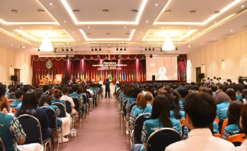นิสิตใหม่ชั้นปีที่ 1 และรุ่นพี่ปี 2-4 คณะอุตสาหกรรมบริการ ร่วม “พิธีบายศรีสู่ขวัญ” นิสิตชั้นปีที่ 1 ประจำปีการศึกษา 2569 ต้อนรับสู่อ้อมกอดนนทรีอย่างอบอุ่น