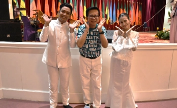 ภาพความประทับใจ! รองศาสตราจารย์ ดร.อนามัย ดำเนตร ถ่ายภาพร่วมกับ อาจารย์วัฒนา เพชรสุพรรณ ในโอกาสเสร็จสิ้น “พิธีบายศรีสู่ขวัญ” ประจำปี 2569