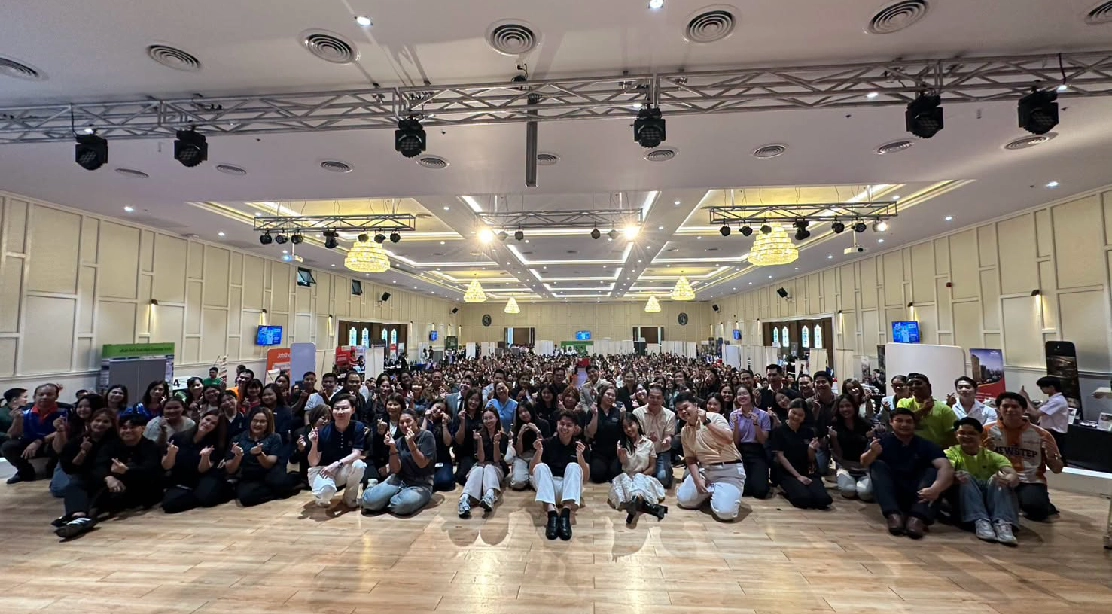 สถานประกอบการ ถ่ายภาพร่วมกับ คณะผู้บริหาร คณาจารย์ นิสิตคณะอุตสาหกรรมบริการ เป็นที่ระลึกในงาน Job Fairs 2026 ครั้งที่ 7