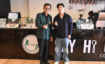 "คุณนัท อภิวิชญ์" เยี่ยมชมและถ่ายภาพ ณ Say HI Café ในกิจกรรม Job Fairs 2026 ครั้งที่ 7