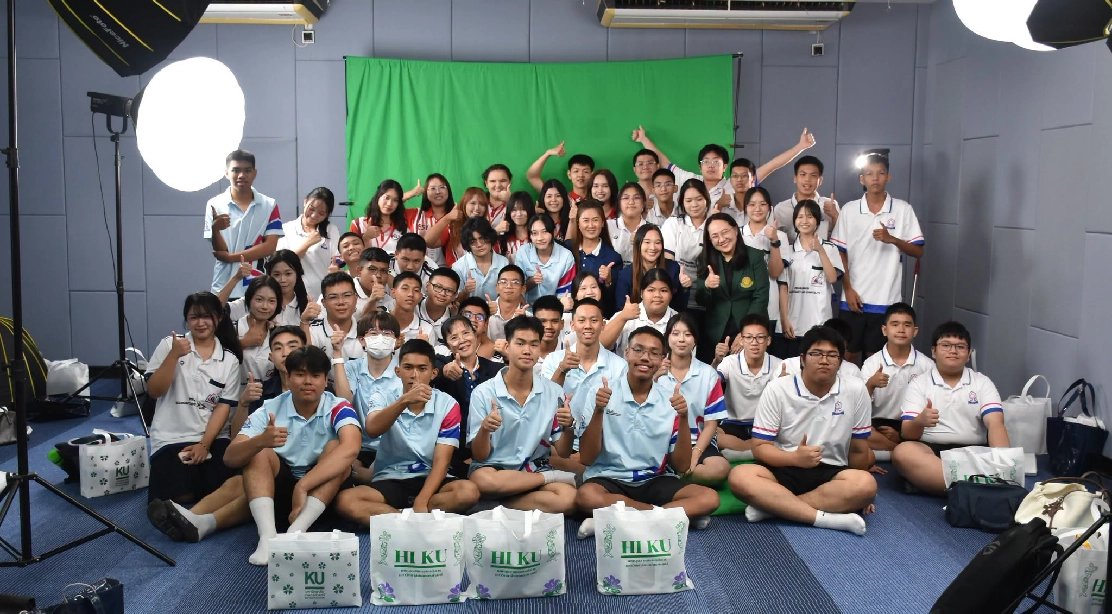 คณะครูและนักเรียนโรงเรียนโพธิสารพิทยากร เข้าเยี่ยมชมห้องปฏิบัติการ LIVE STREAMING STUDIO ในกิจกรรม “ศึกษาดูงานและพัฒนาศักยภาพวิชาชีพ”