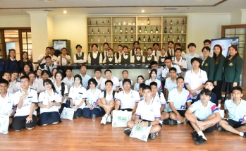 คณะครูและนักเรียนโรงเรียนโพธิสารพิทยากร เข้าเยี่ยมชมห้องปฏิบัติการจำลองภัตตาคาร ร่วมฝึกทักษะการรังสรรค์เครื่องดื่มสูตรพิเศษ ในกิจกรรม “ศึกษาดูงานและพัฒนาศักยภาพวิชาชีพ”