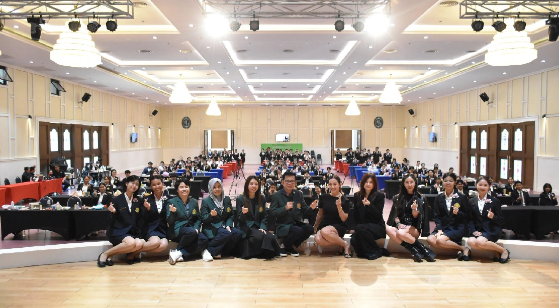 คณบดีคณะอุตสาหกรรมบริการ ให้เกียรติเป็นประธานในพิธีเปิด โครงการฝึกงาน “PERFECT LOOK &amp; SERVICE MIND: Ready for the Internship”สาขาวิชาการโรงแรม ภัตตาคาร และเรือสำราญ