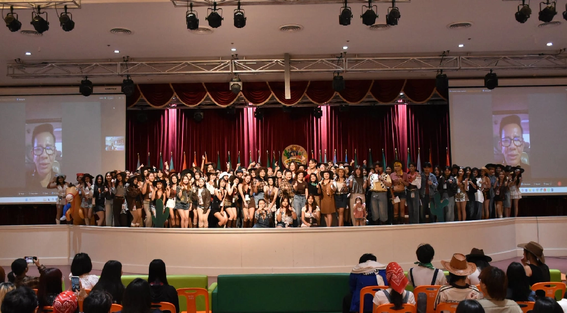 คณบดีคณะอุตสาหกรรมบริการ ให้เกียรติเป็นประธานในพิธีโครงการสานสัมพันธ์น้องพี่ท่องเที่ยวสร้างสรรค์ SCTB &amp; TR: Hi YEEHAW! Boots On! Cowboy Night 