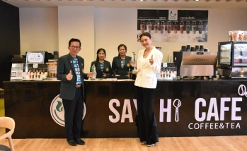 คุณชลลาดา เมฆราตรี ได้เยี่ยมชมและถ่ายภาพ ณ Say HI Café  คณะอุตสาหกรรม