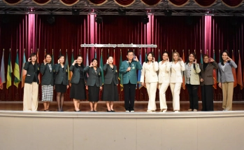 คณบดีคณะอุตสาหกรรมบริการ ให้เกียรติเป็นประธานในพิธีโครงการเตรียมความพร้อมด้านบุคลิกภาพและพัฒนาทักษะด้านการปฏิบัติงานสำหรับนิสิตฝึกสหกิจศึกษา สาขาวิชาการท่องเที่ยวและนันทนาการ (TR)