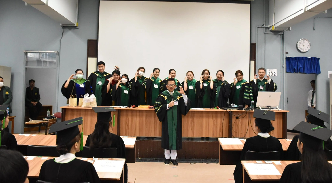 ผู้บริหาร คณาจารย์ และบุคลากรคณะอุตสาหกรรมบริการ เข้าร่วมพิธีพระราชทานปริญญาบัตร ประจำปีการศึกษา 2568