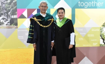 อธิการบดี ร่วมถ่ายภาพ และแสดงความยินดีแก่มหาบัณฑิต คณะอุตสาหกรรมบริการ ในพิธีพระราชทานปริญญาบัตร ประจำปีการศึกษา 2568