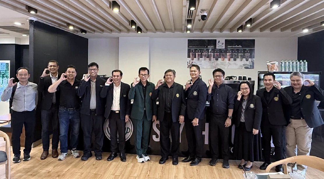 คณบดีคณะอุตสาหกรรมบริการ ร่วมถ่ายภาพกับ คณะผู้บริหารวิทยาเขตกำแพงแสน ในการประชุมคณะกรรมการประจำวิทยาเขตกำแพงแสน ครั้งที่ 10/2569